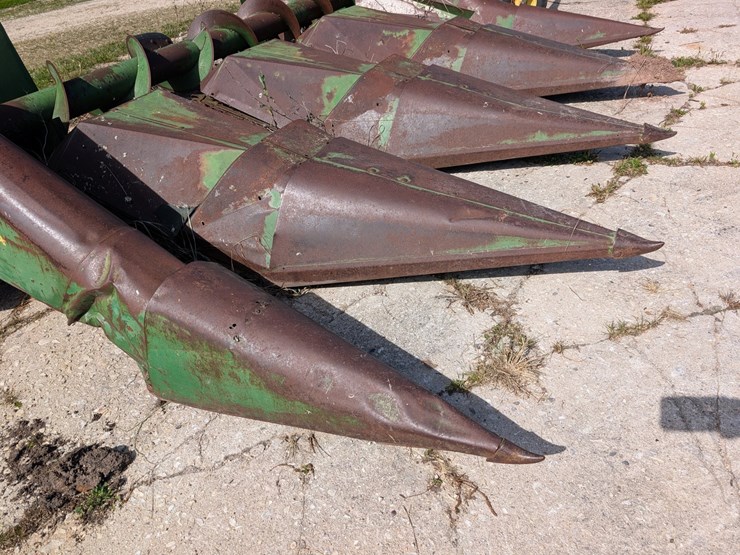 john-deere-444-image-8