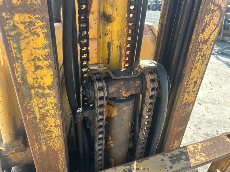 caterpillar-422s-image-15