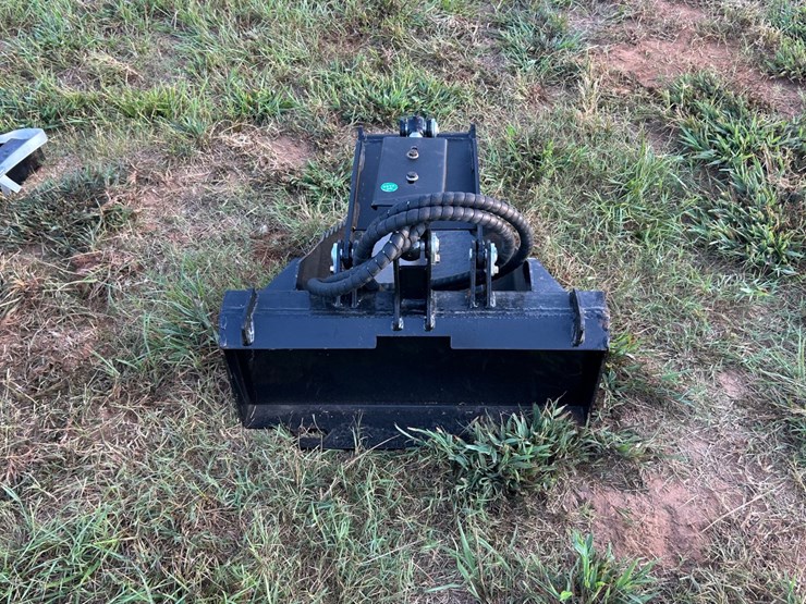 #104-•-mini-skid-steer-stump-grab-bucket-image-2