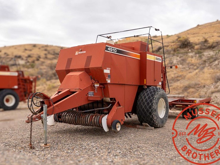 hesston-4910-image-1