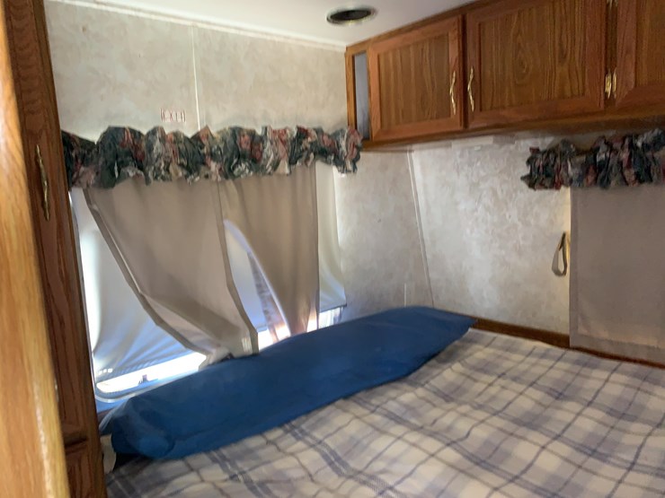 1998-dutchman-travel-trailer-image-19