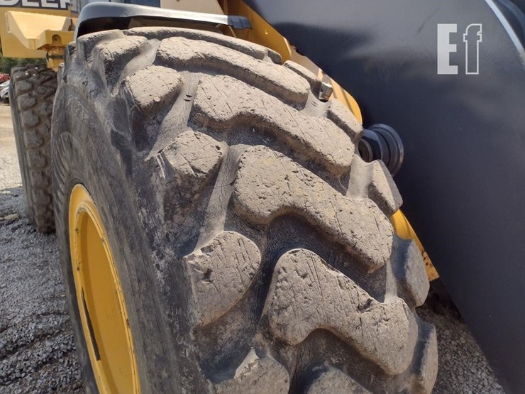 2017-deere-524kii-image-32
