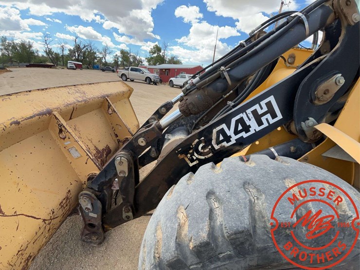 deere-tc44h-image-23