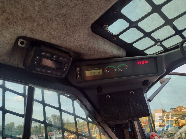 2019-deere-332g-image-7