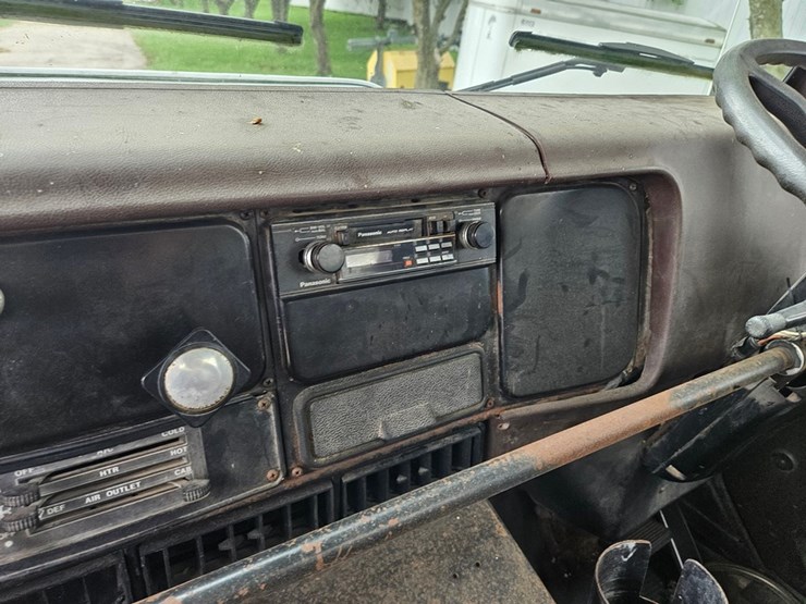 #2079-•-1988-international-water-truck-image-41