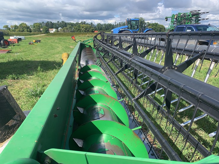john-deere-630f-image-21