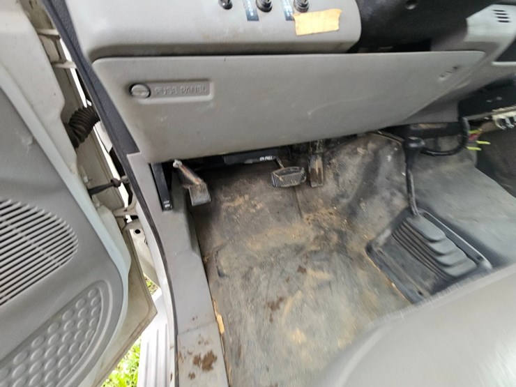 2001-ford-f350-image-21