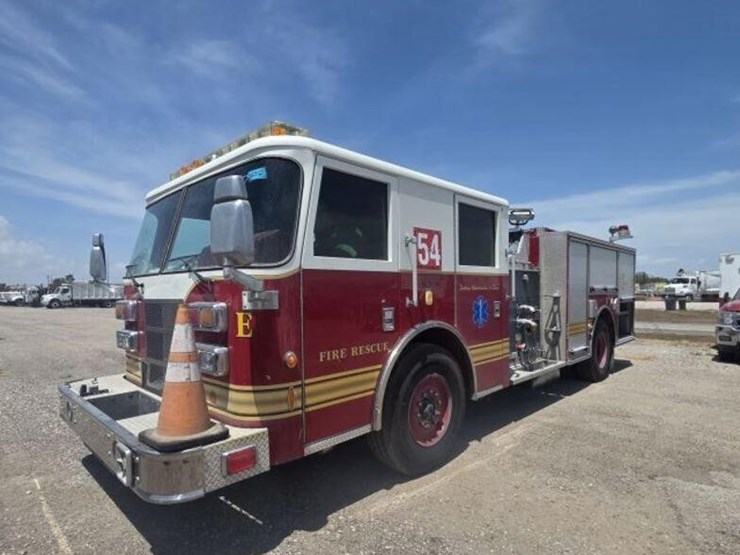 2005-pierce-pumper-4p1cc01c05a005463-image-1