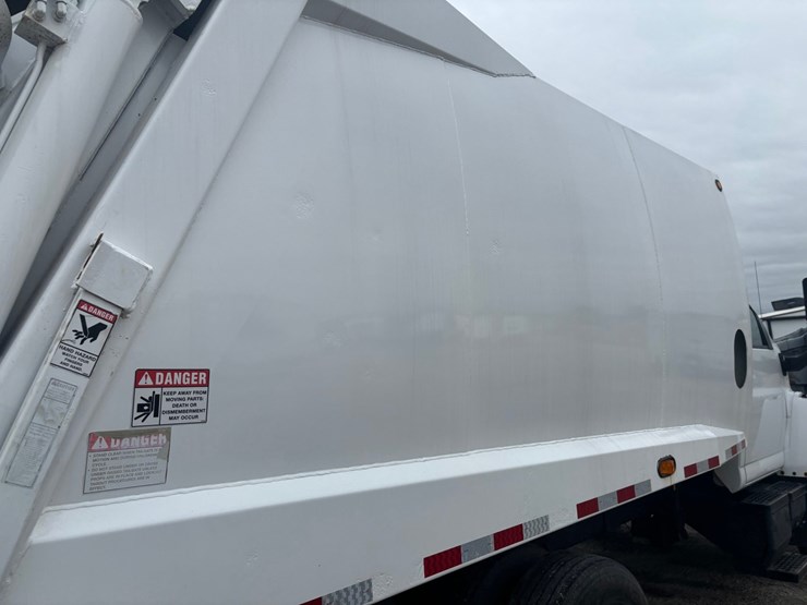 2009-gmc-7500-image-65
