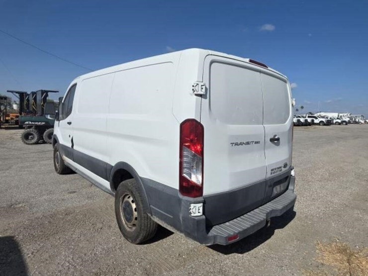 2017-ford-transit-image-4