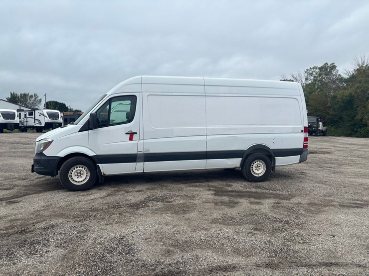 #2333-•-2014-mercedes-sprinter-van-image-1