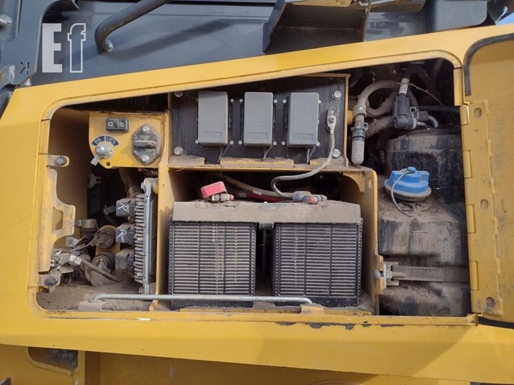 deere-650k-xlt-image-21