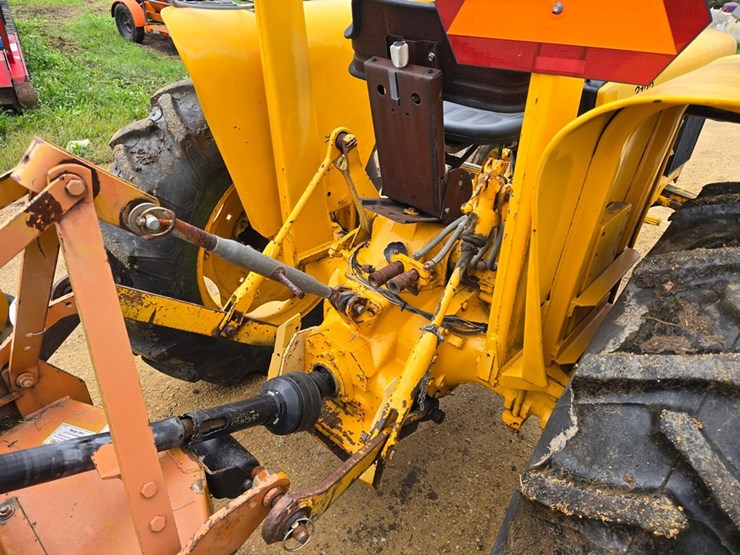 #2039-•-john-deere-tractor-image-17