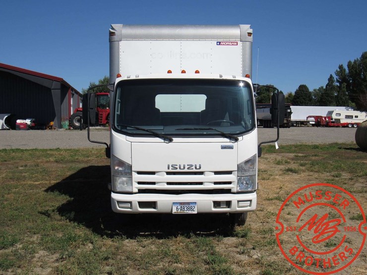 2014-isuzu-npr-image-5