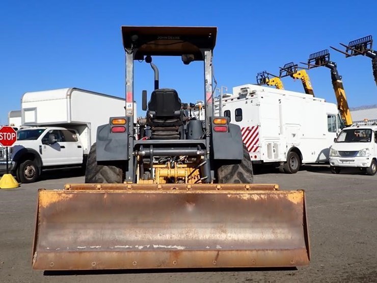 2019-deere-210lep-image-12