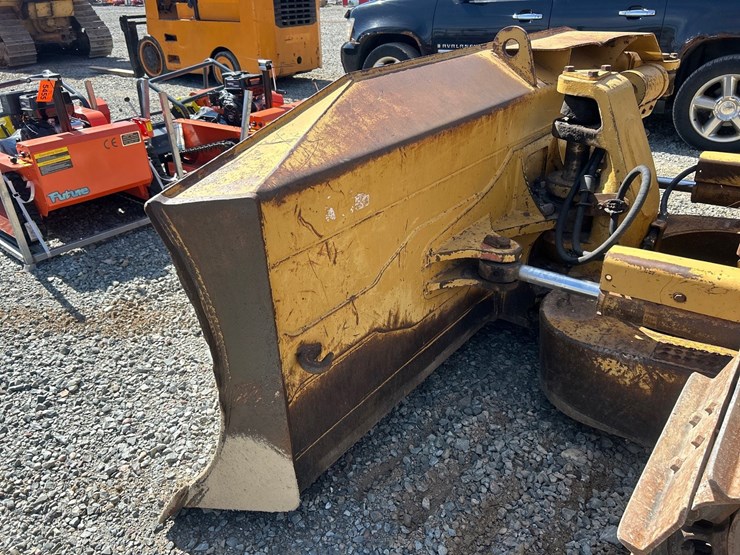 caterpillar-d6m-image-12