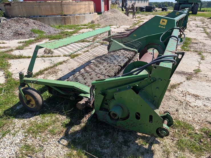john-deere-8-image-2
