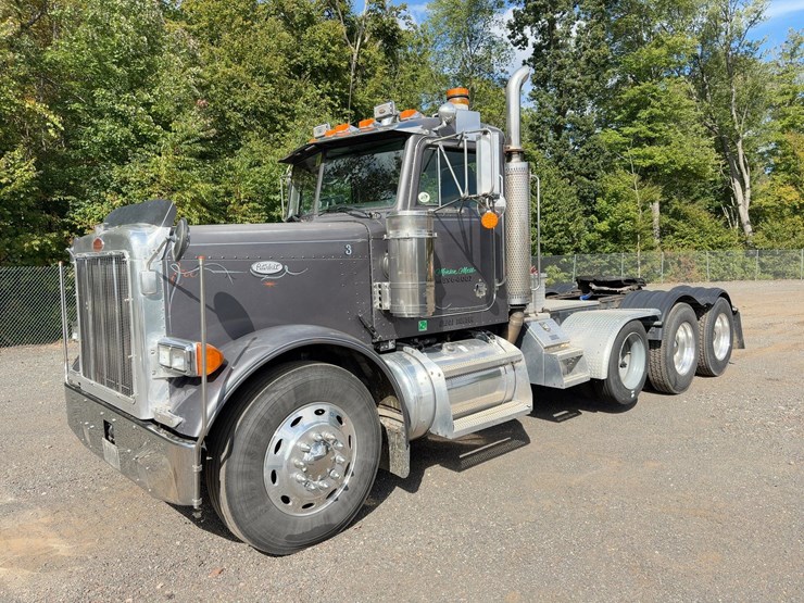1996-peterbilt-379-image-1