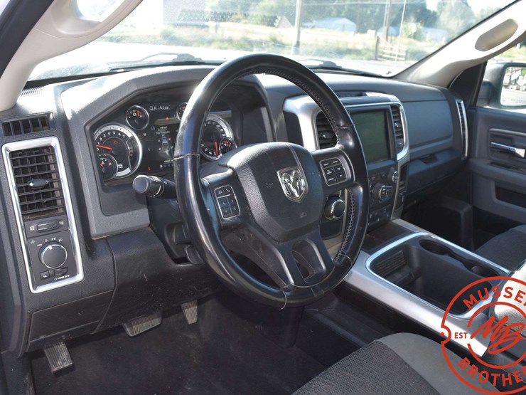 2020-ram-1500-slt-image-20