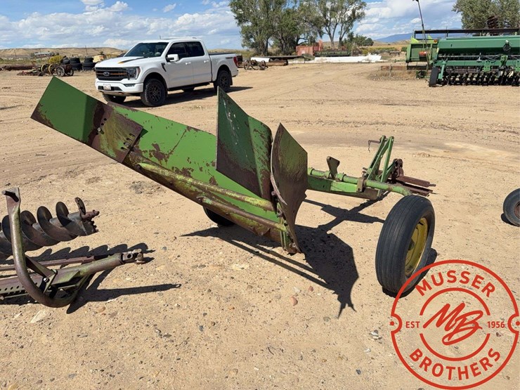 john-deere-12-image-7