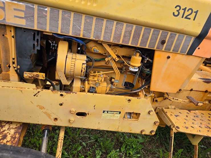 #2038-•-case-380b-tractor-image-10