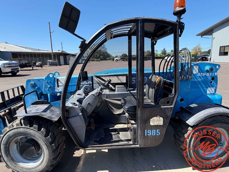 2017-genie-gth-5519-telehandler-image-2