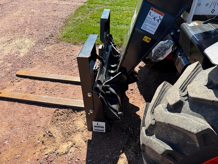 2021-bobcat-tl619-image-29