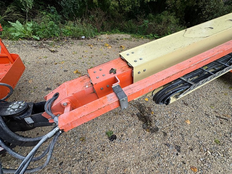 2011-jlg-600s-image-16
