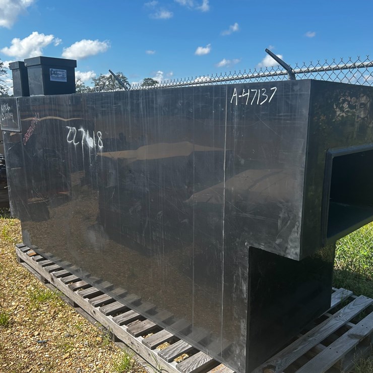 #47137 • OIL TANK FOR FIRE TRUCK