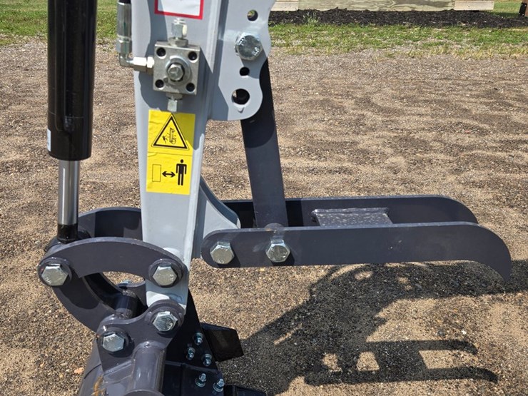 #2218-•-(edmore)me18-mini-excavator-(gas)-image-6