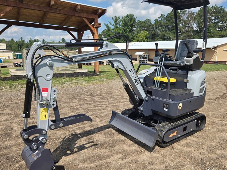 #2218-•-(edmore)me18-mini-excavator-(gas)-image-2