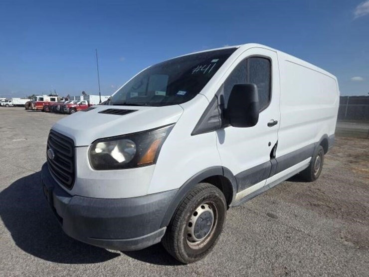2017-ford-transit-image-1
