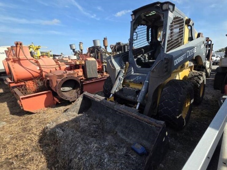 2018-deere-332g-image-2