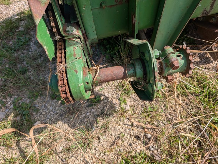 john-deere-8-image-8