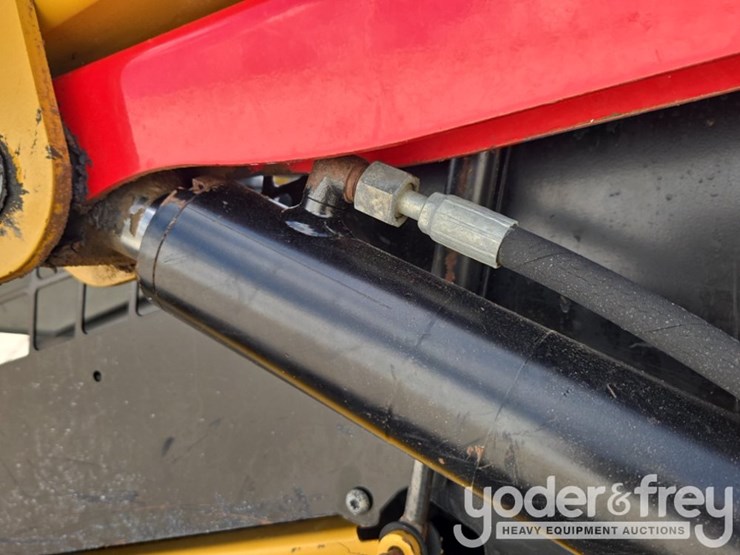 2023-caterpillar-259d3-image-28