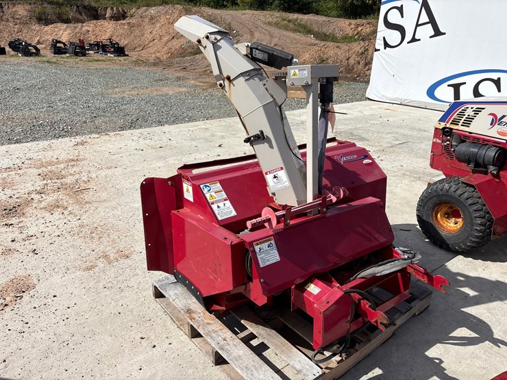 #5580-•-ventrac-kx523-snowblower-attachment-image-6
