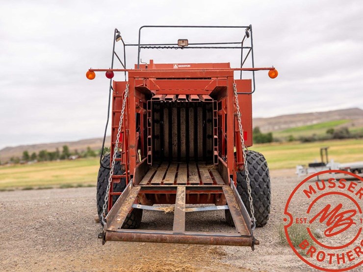 hesston-4910-image-6