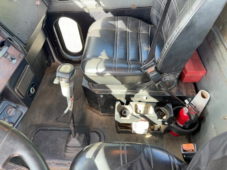 1996-peterbilt-379-image-29