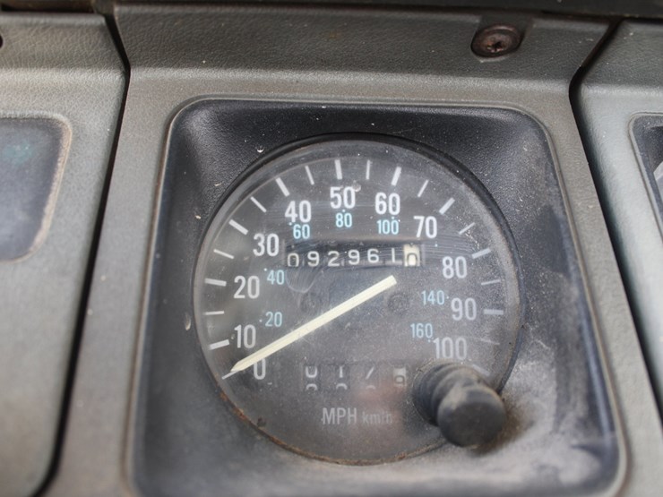 1989-jeep-wrangler-image-8