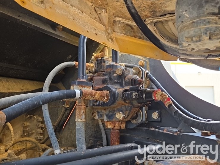 2019-komatsu-wa380-8-image-29