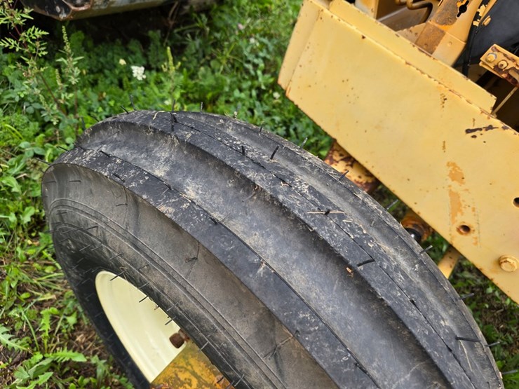 #2038-•-case-380b-tractor-image-28