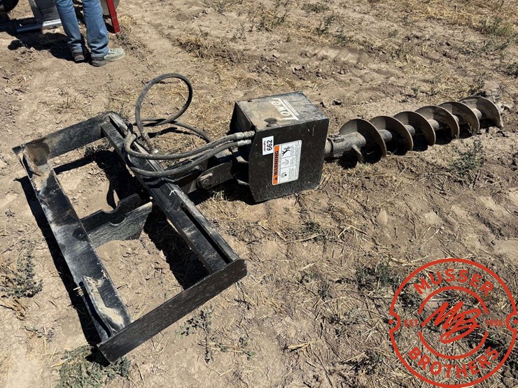 lowe-1650-classic-skid-steer-post-hole-digger,-9"-auger-image-1