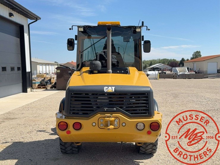 2016-caterpillar-906m-image-4