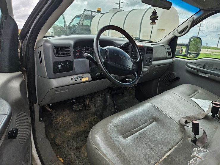 2001-ford-f350-image-31