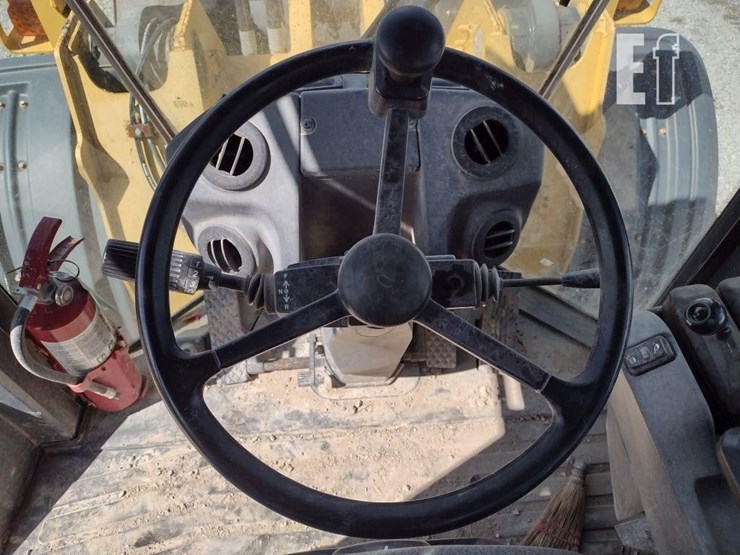 2019-deere-744kii-image-10