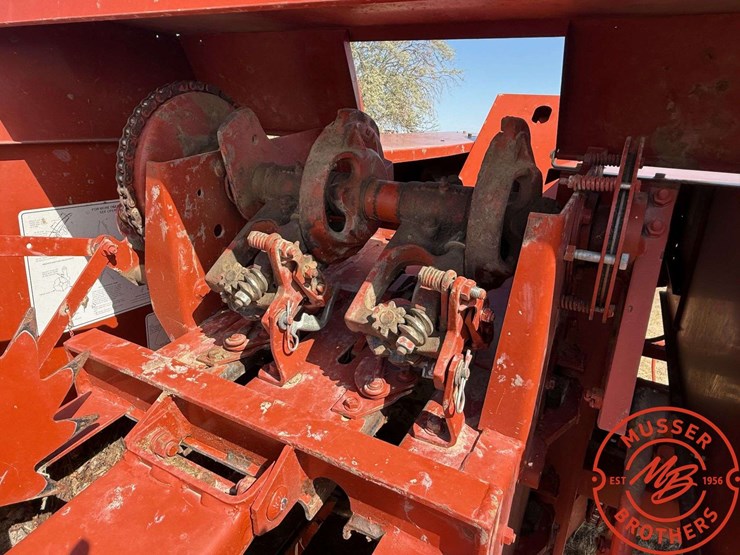 hesston-4655-image-7