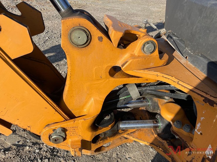 2020-case-580n-ep-loader-backhoe-image-16