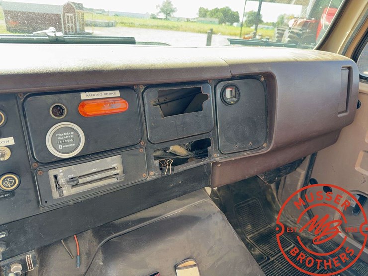 1985-international-s1900-image-29