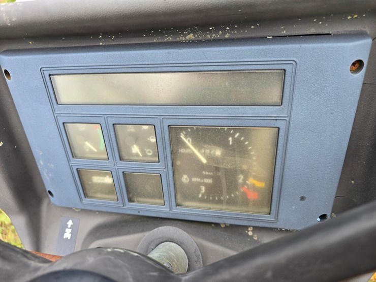 #2038-•-case-380b-tractor-image-24