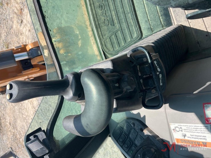 2021-case-580n-ep-loader-backhoe-image-17